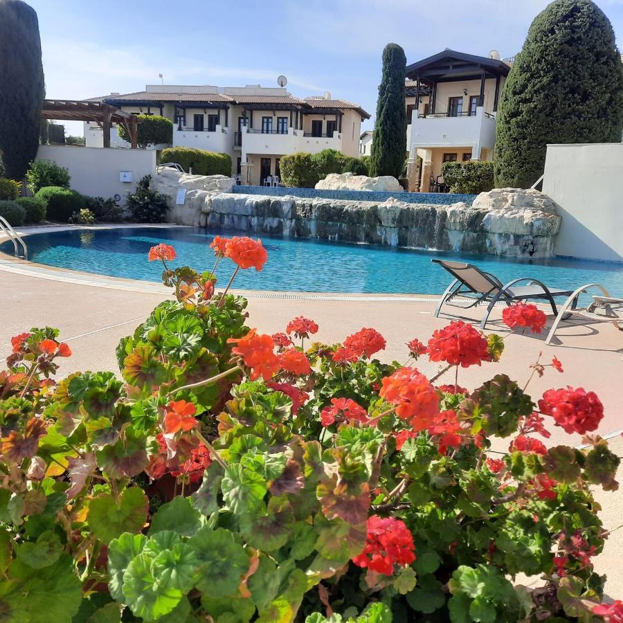Helios Heights Spirits, Aphrodite Hills Golf Resort Kouklia Exterior photo